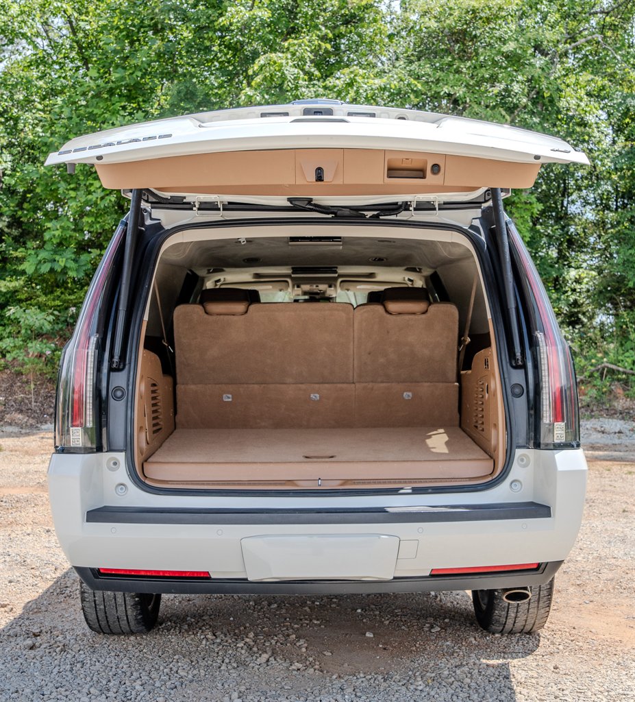 2015 Cadillac Escalade - $21,663