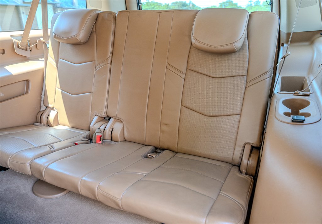 2015 Cadillac Escalade - $21,663