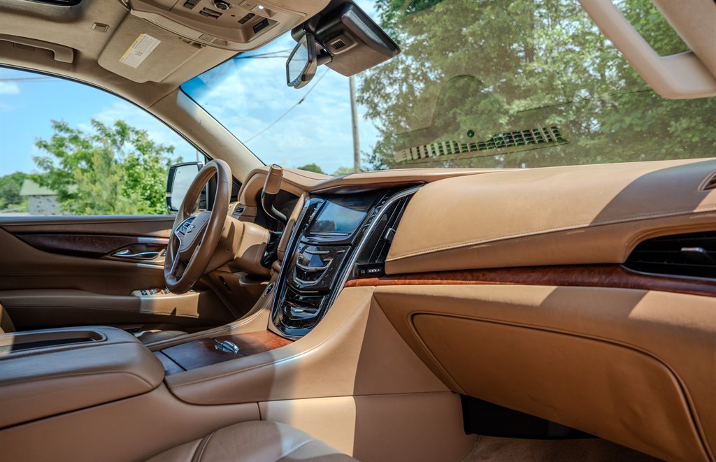 2015 Cadillac Escalade - $21,663