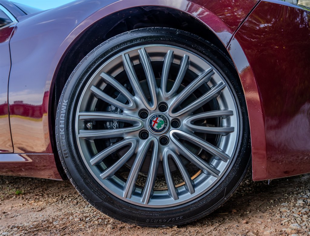 2019 Alfa Romeo Giulia - $19,765