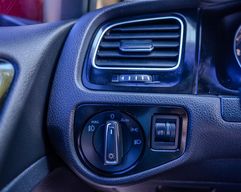2015 Volkswagen GTI - $12,950