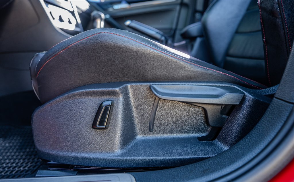 2015 Volkswagen GTI - $12,950