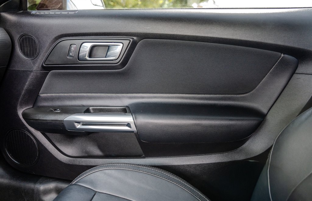 2018 Ford Mustang - $17,950