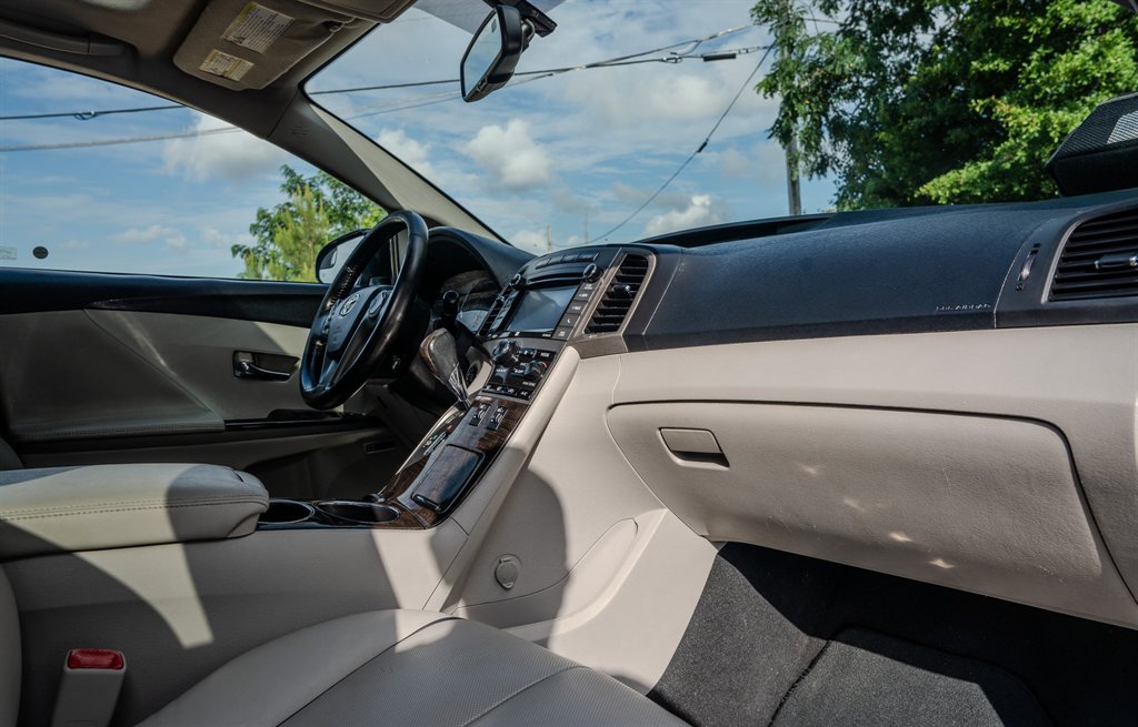 2015 Toyota Venza - $12,153