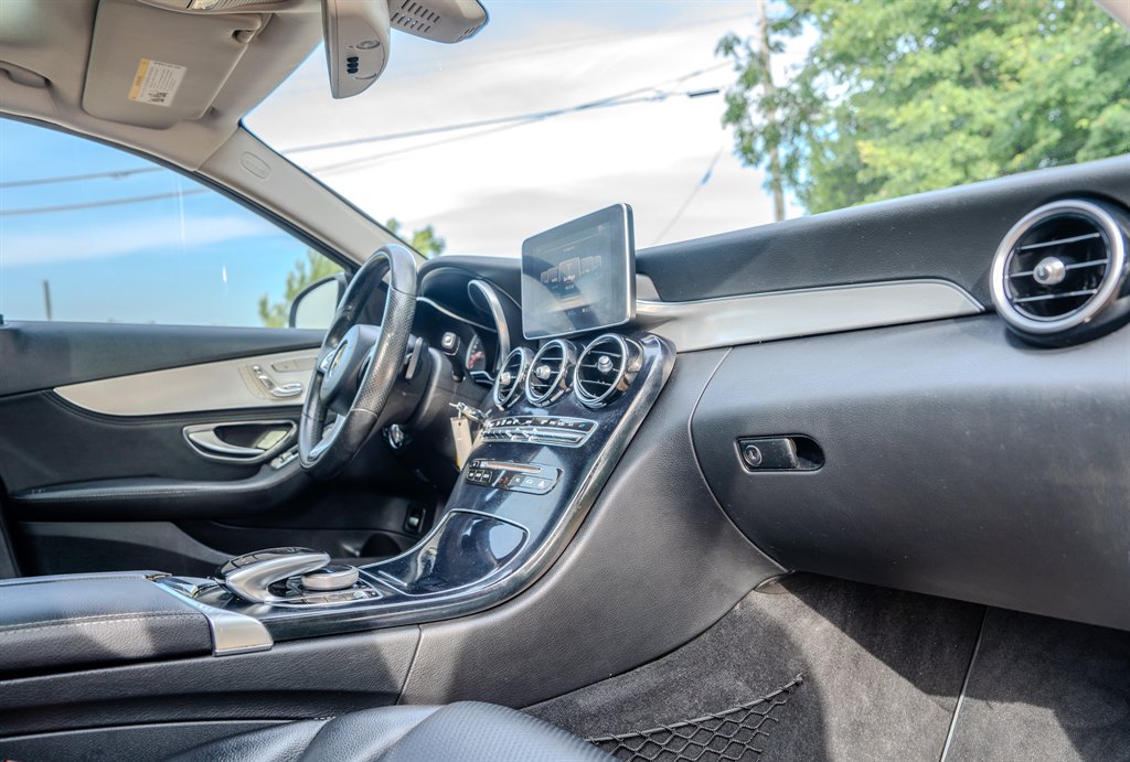 2015 Mercedes-Benz C-Class - $10,950
