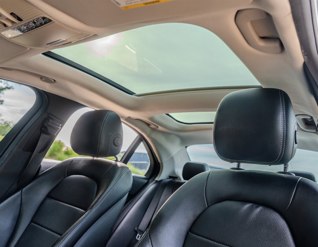 2015 Mercedes-Benz C-Class - $10,950