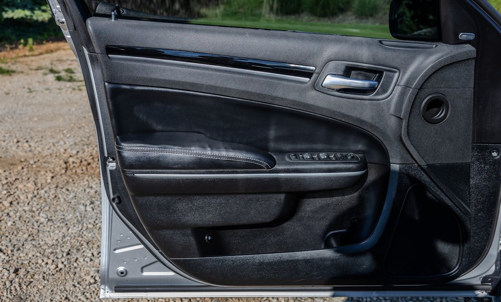 2022 Chrysler 300 - $23,268
