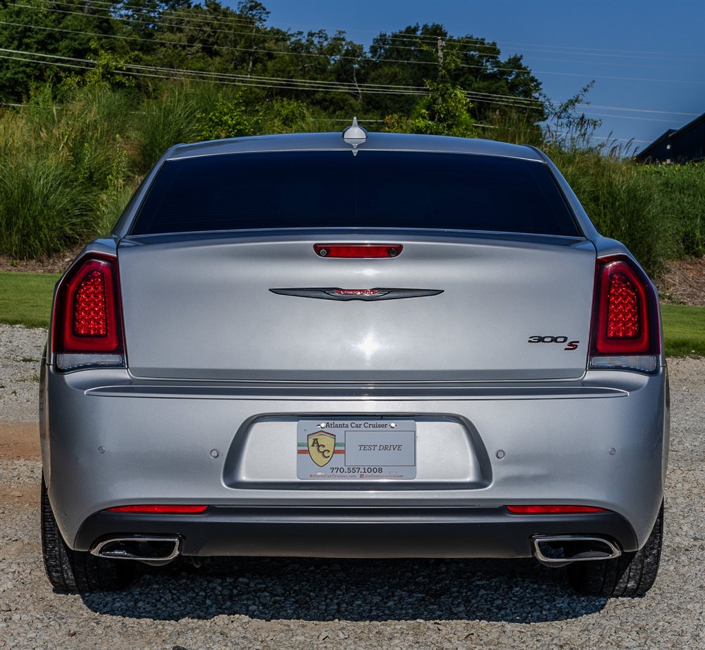 2022 Chrysler 300 - $23,268