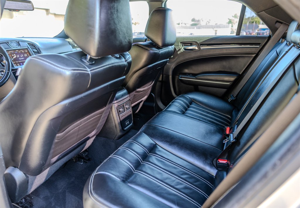 2022 Chrysler 300 - $23,268