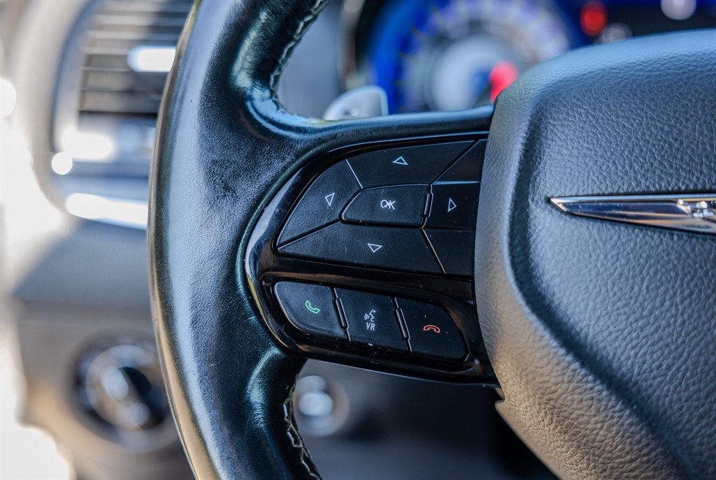 2022 Chrysler 300 - $23,268