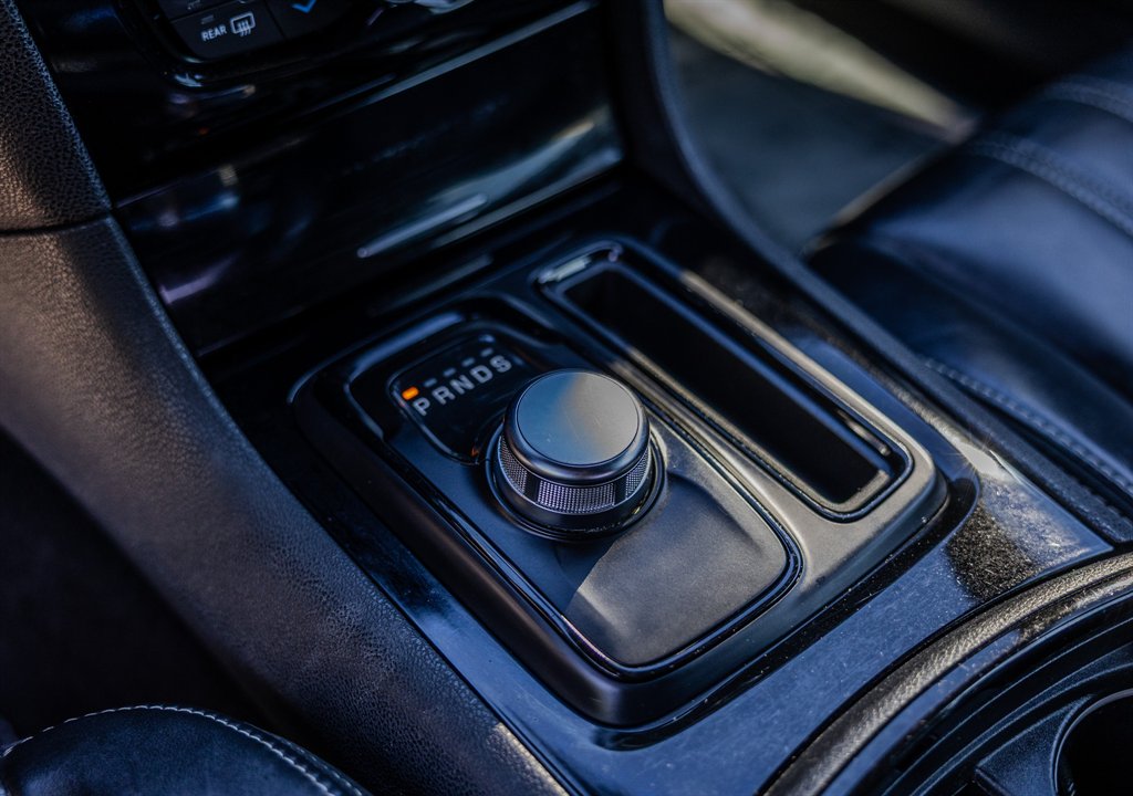 2022 Chrysler 300 - $23,268