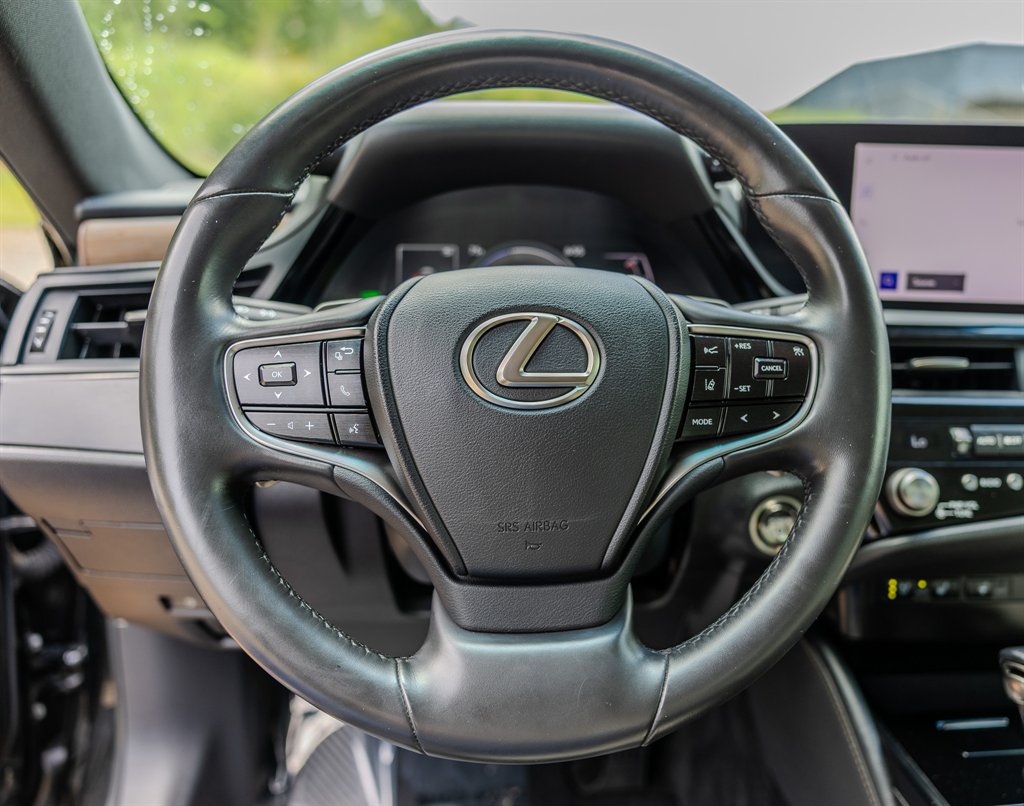 2023 Lexus ES - $31,945
