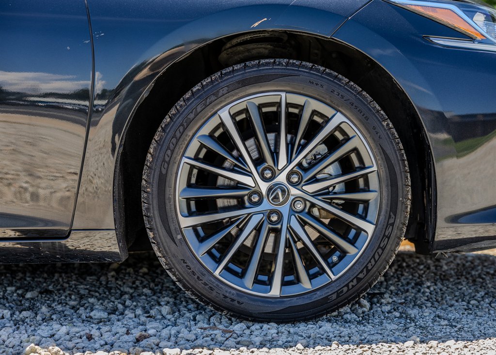 2023 Lexus ES - $31,945