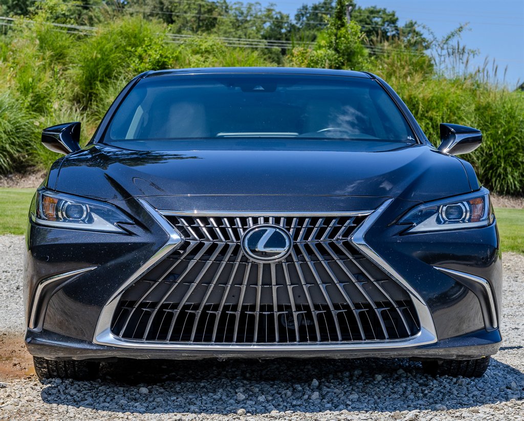 2023 Lexus ES - $31,945