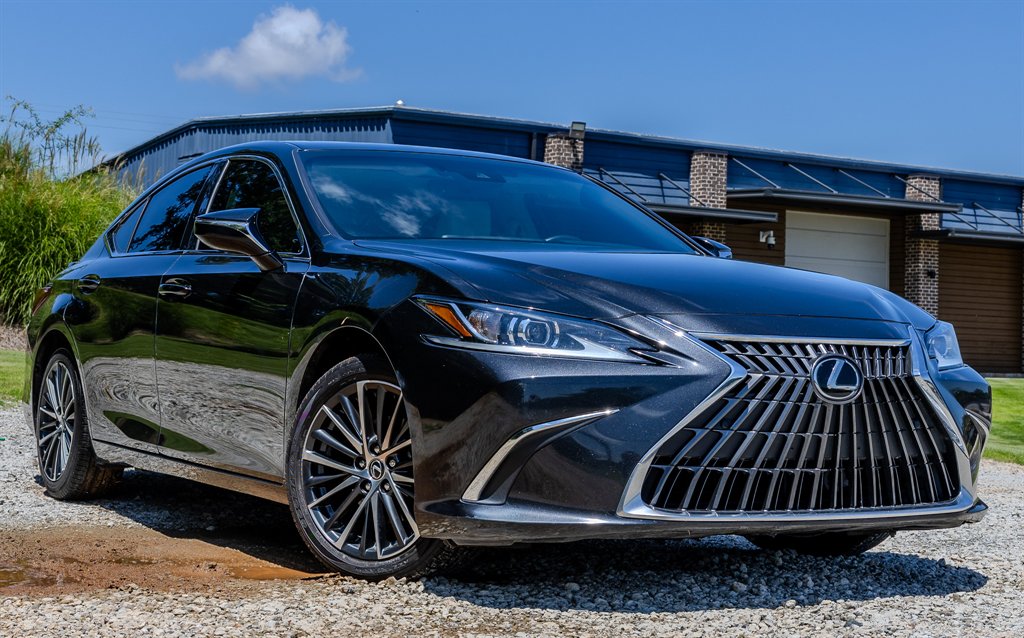 2023 Lexus ES - $31,945