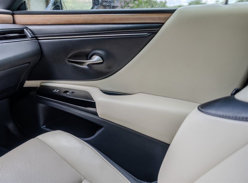 2023 Lexus ES - $31,945