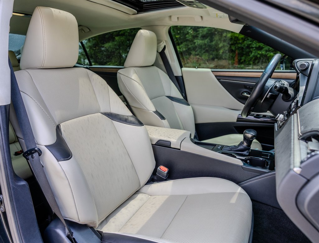 2023 Lexus ES - $31,945