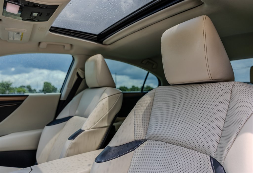 2023 Lexus ES - $31,945