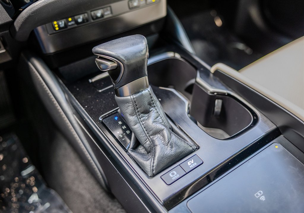 2023 Lexus ES - $31,945