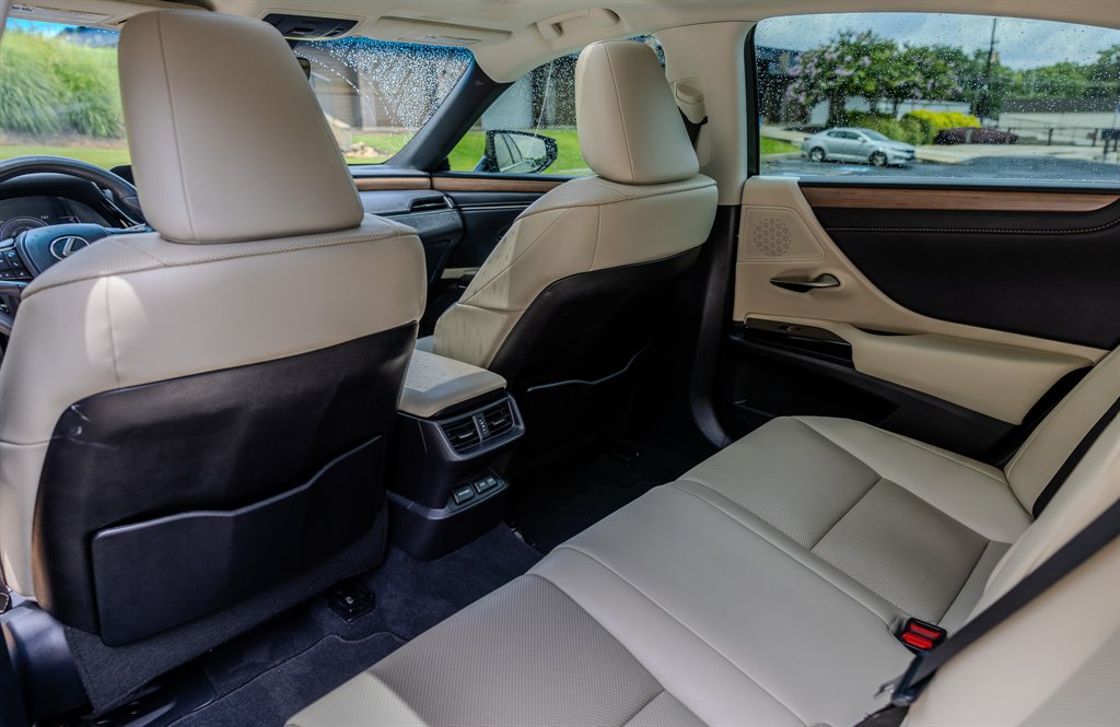 2023 Lexus ES - $31,945
