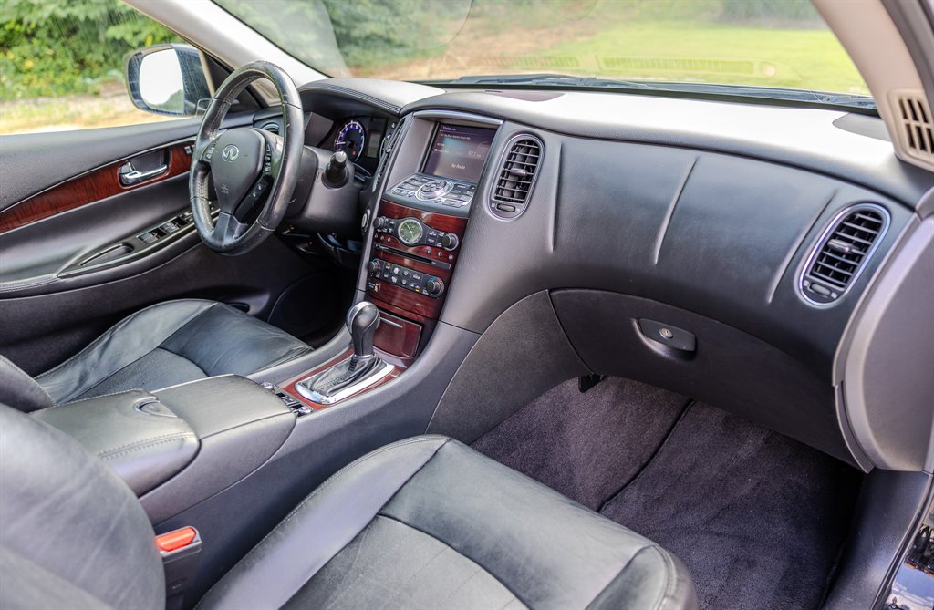 2017 INFINITI QX50 - $10,450
