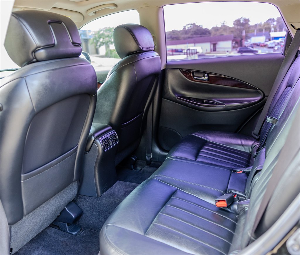 2017 INFINITI QX50 - $10,450