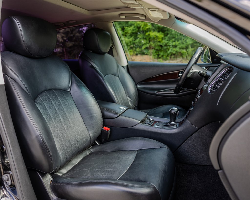 2017 INFINITI QX50 - $10,450