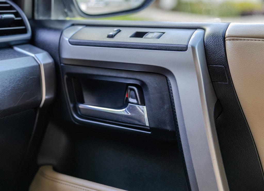 2015 Toyota 4Runner - $18,925