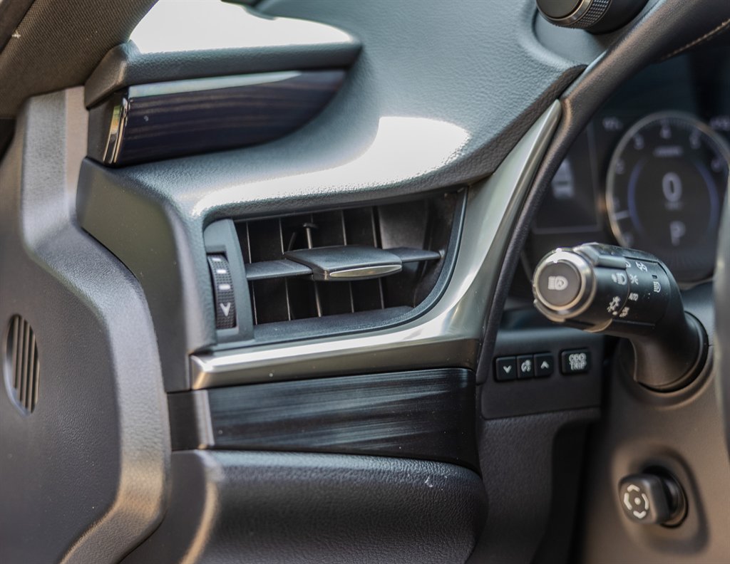2021 Lexus ES - $31,488