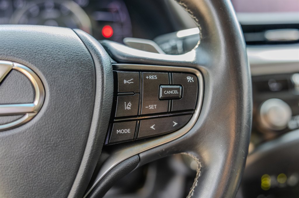 2021 Lexus ES - $31,488
