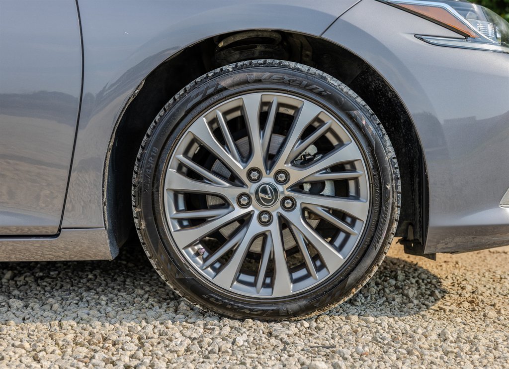 2021 Lexus ES - $31,488