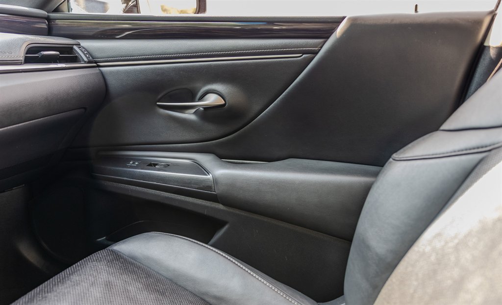 2021 Lexus ES - $31,488