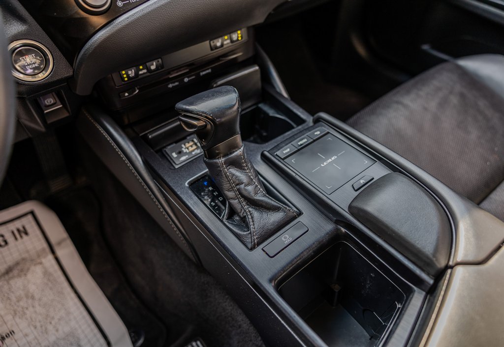 2021 Lexus ES - $31,488