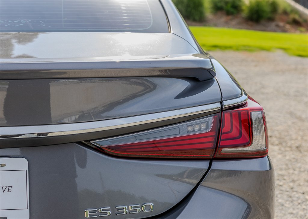 2021 Lexus ES - $31,488