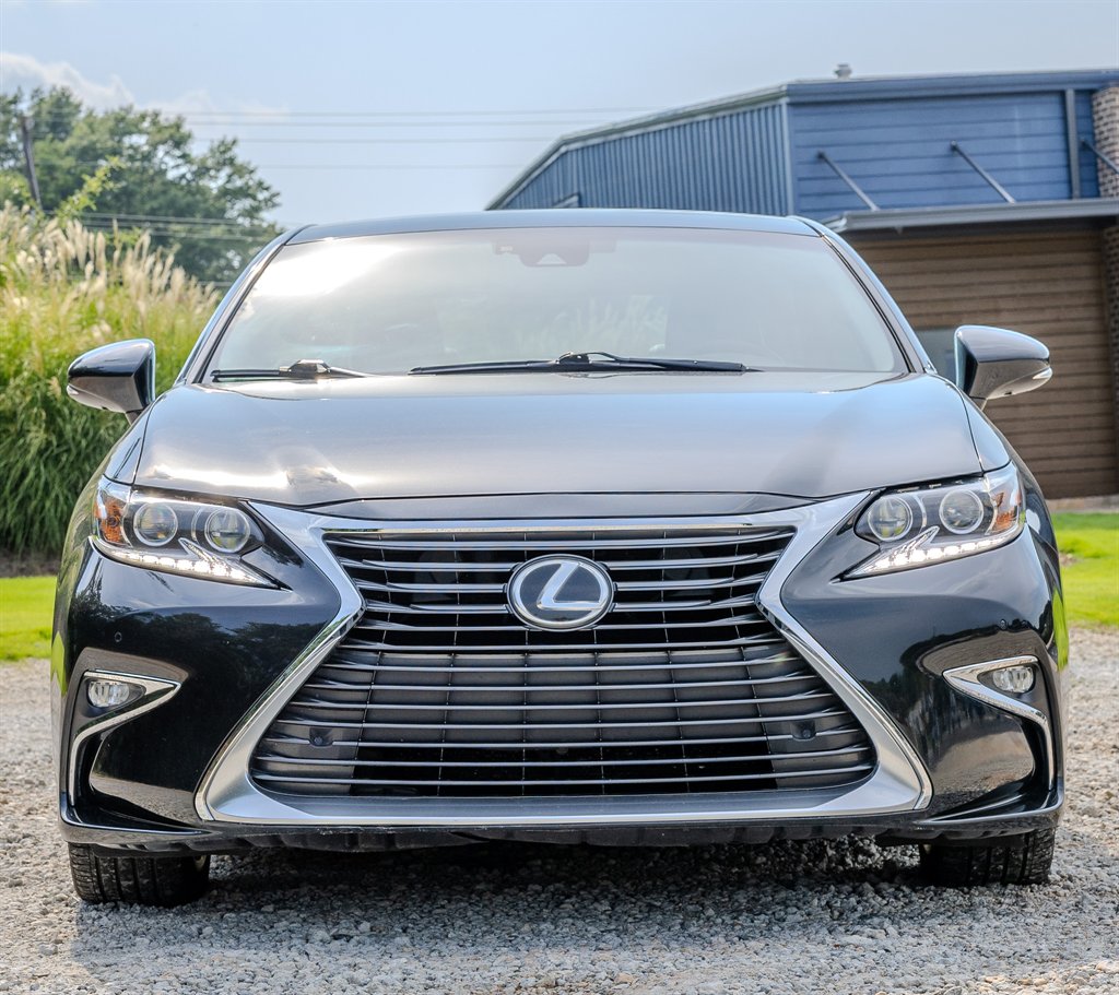 2018 Lexus ES - $20,845