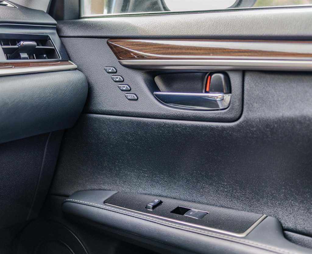 2018 Lexus ES - $20,845