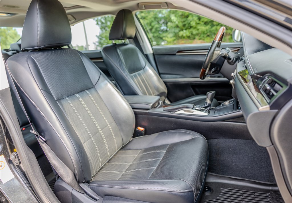 2018 Lexus ES - $20,845