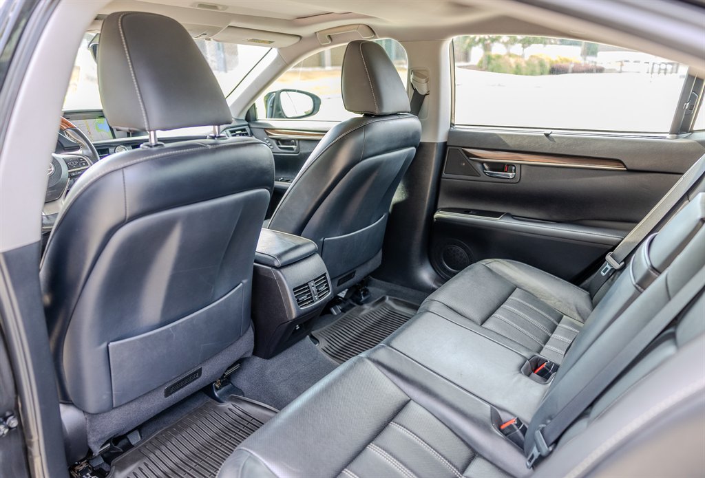 2018 Lexus ES - $20,845