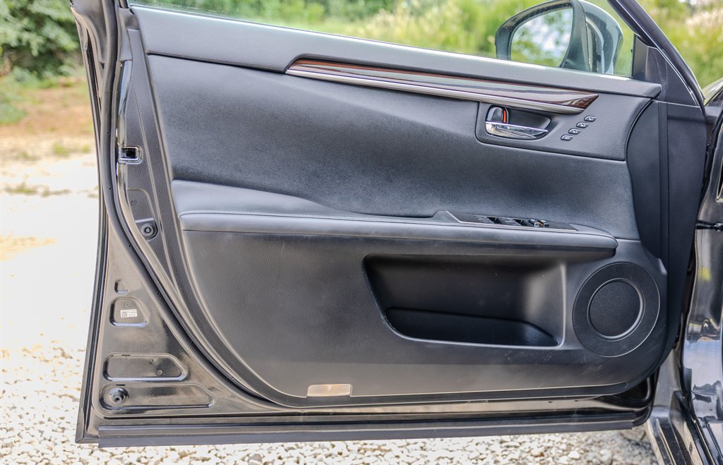 2018 Lexus ES - $20,845