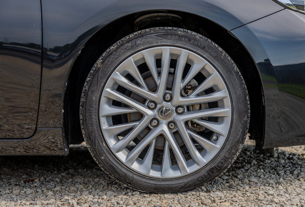 2018 Lexus ES - $20,845