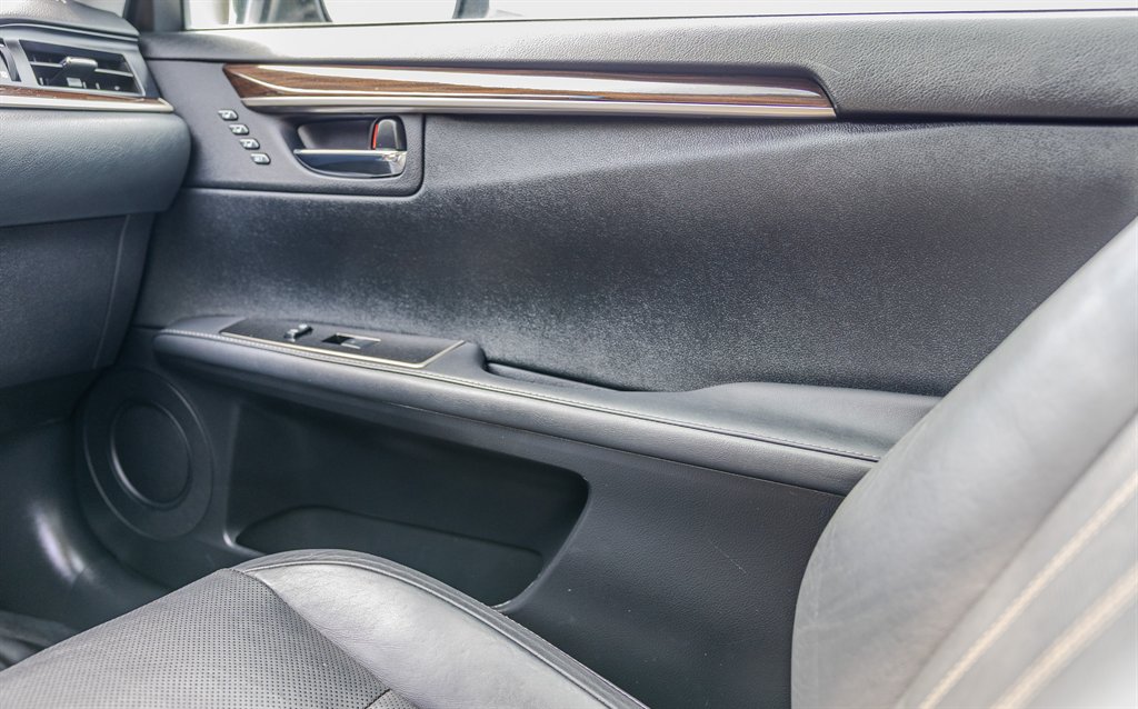 2018 Lexus ES - $20,845