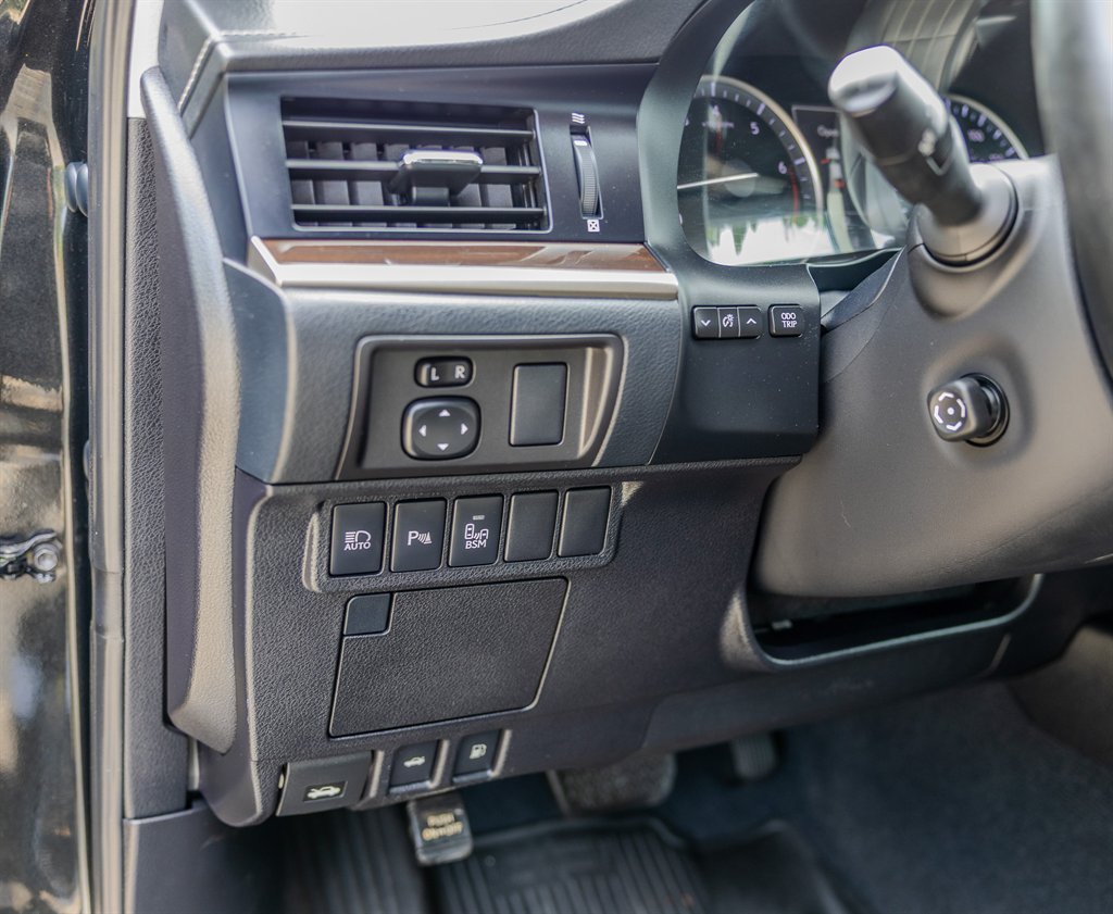 2018 Lexus ES - $20,845