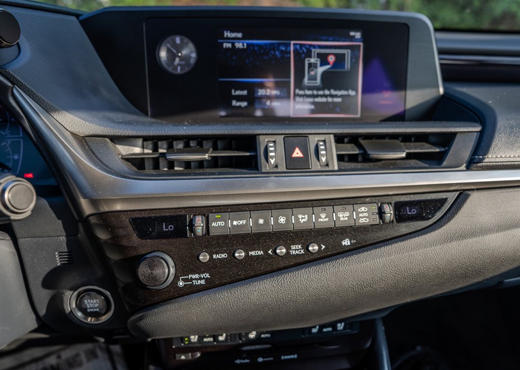 2019 Lexus ES - $19,950