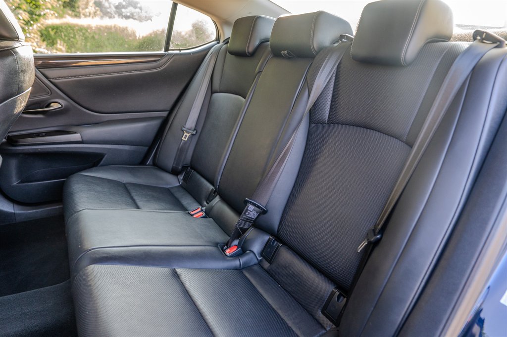2019 Lexus ES - $19,950
