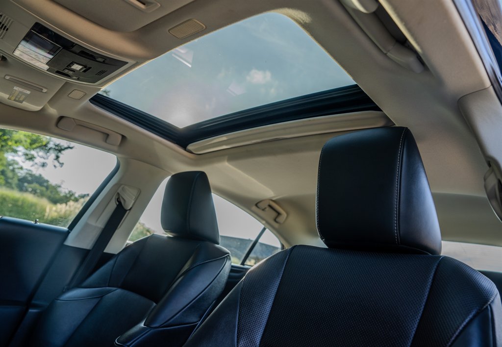 2019 Lexus ES - $19,950