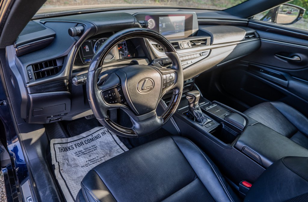 2019 Lexus ES - $19,950