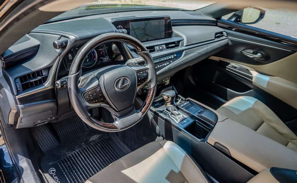 2019 Lexus ES - $22,825