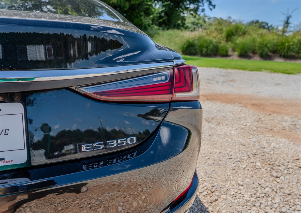 2019 Lexus ES - $22,825