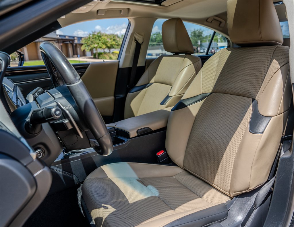 2019 Lexus ES - $22,825
