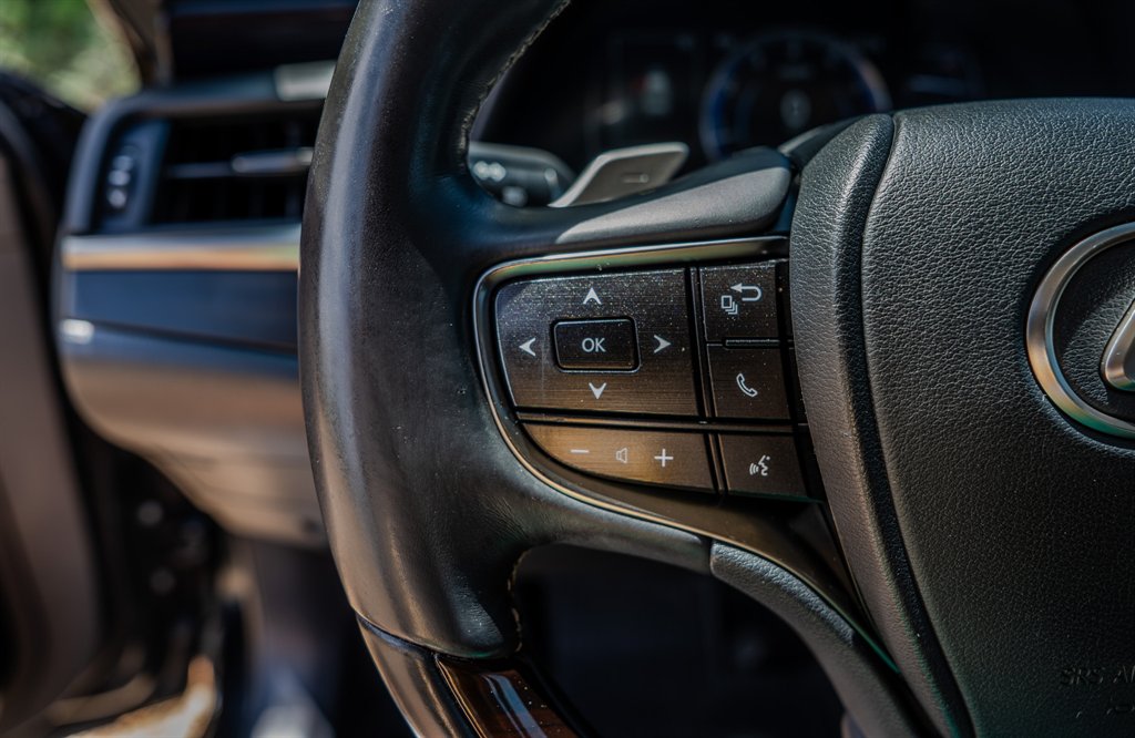 2019 Lexus ES - $22,825